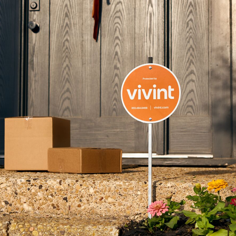 vivint yard sign in front of house