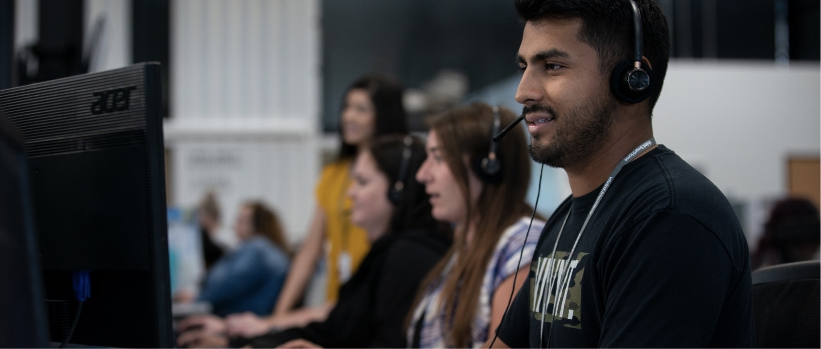 Vivint employee providing a customer with service