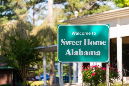 Alabama welcome sign.