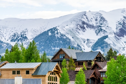 Cabins nestled among the mountains.