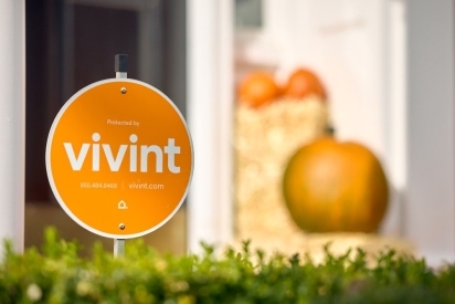 Vivint yard sign.