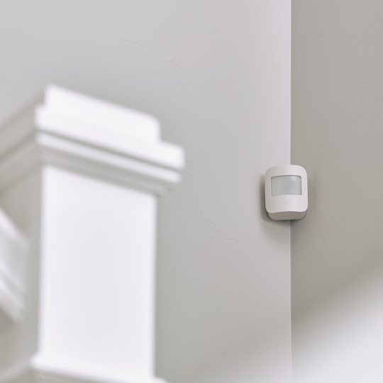 Motion sensor in corner of stairway