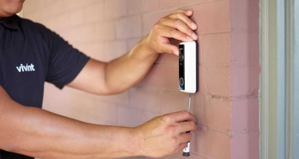 Smart Home Pro installing a Doorbell Camera Pro